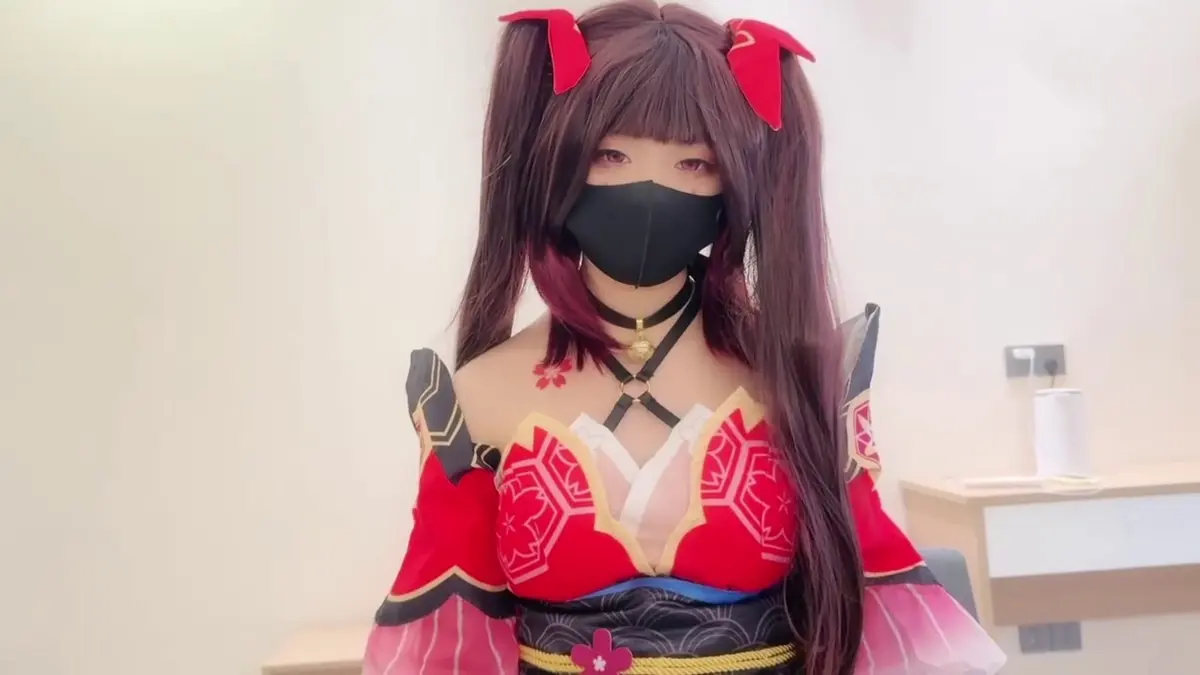 《小欣奈》超清cosplay神里绫华_小欣奈化身原神人气角色_1080P高清画质在线播放_全网最火cosplay视频