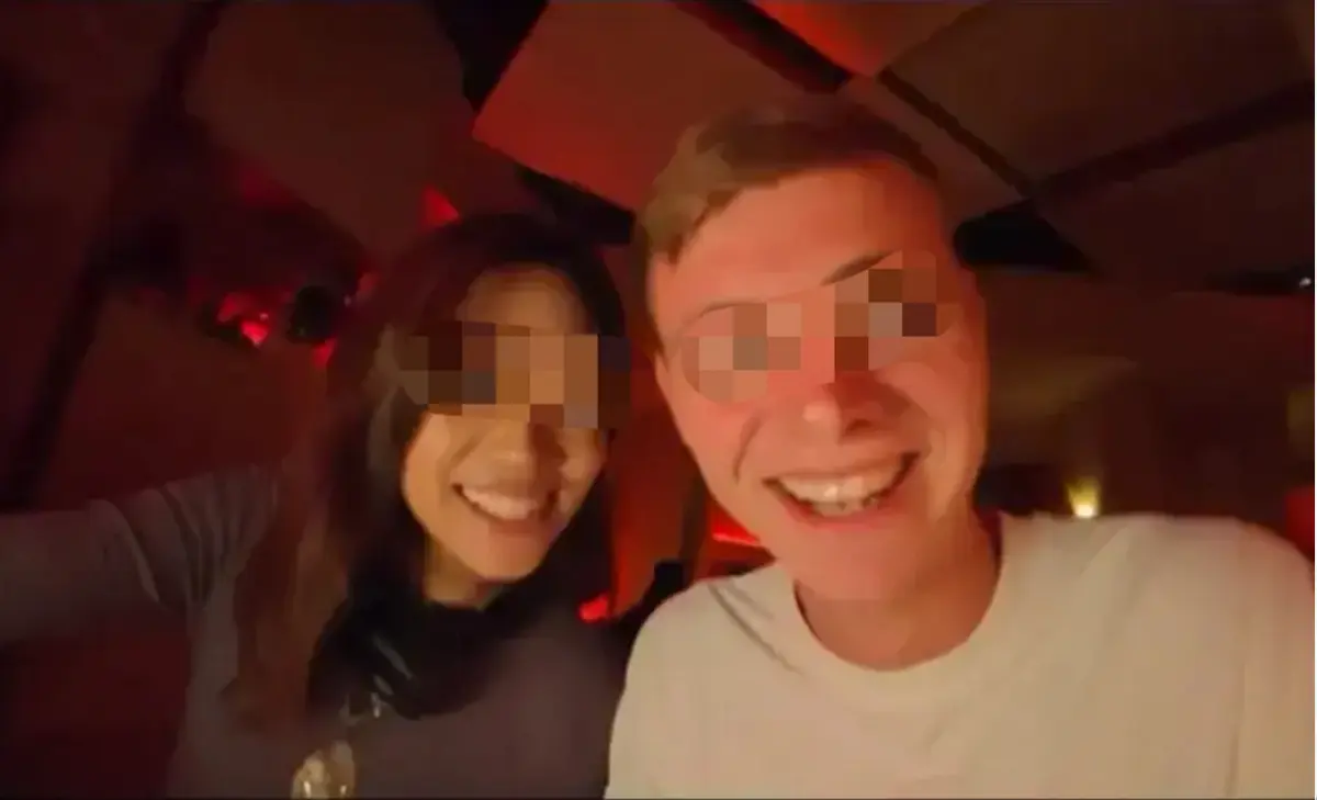 《西安麻辣烫女孩》HD高清无删减在线播放-海外博主西安夜游意外拍摄《西安麻辣烫女孩》全片首次公开-看哭网友真实反应全纪录