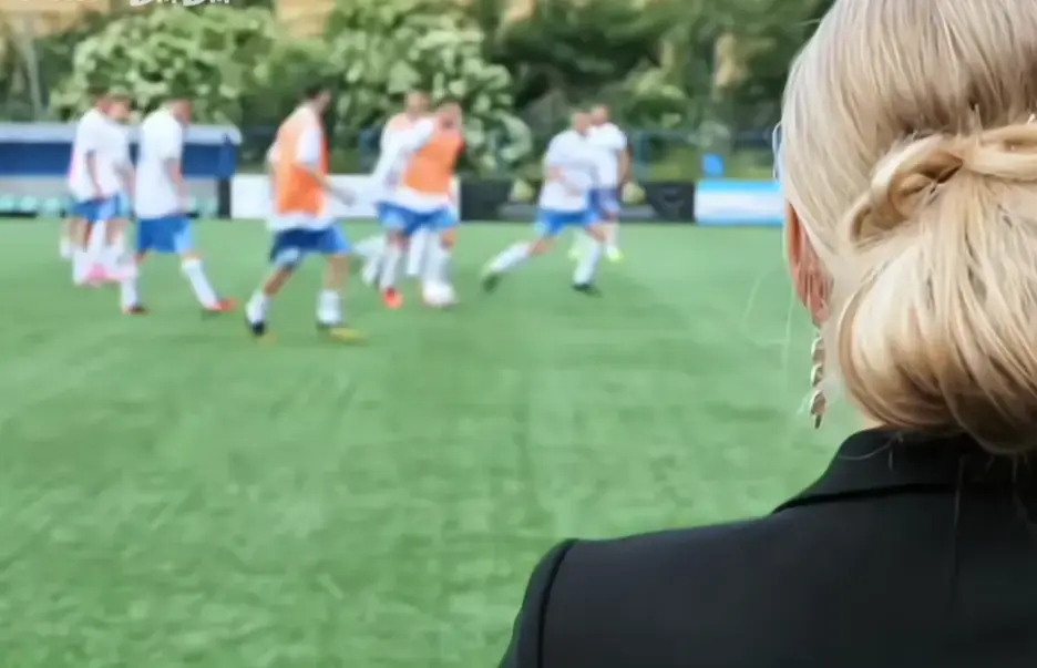 法国电影《足球队的女老板们》无删减版在线看-《footballersmoms》HD高清完整版免费播放-足球女老板全集观看